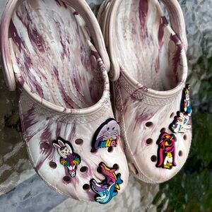 Kids Crocs Marbled Clogs with Charms - Pink and White